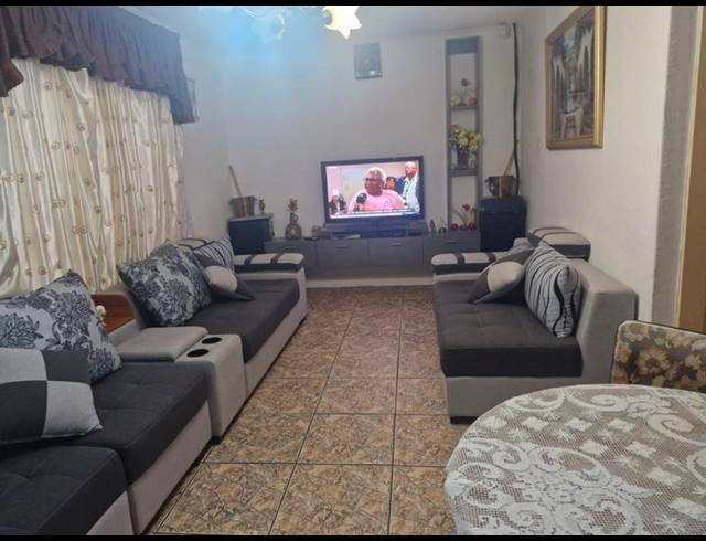 3 BEDROOM HOUSE FOR SALE IN CHANTELLE